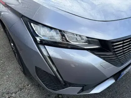 Photo 15 Peugeot 308  PureTech 130ch S&S EAT8