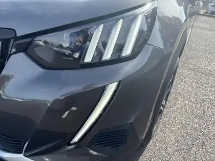 Photo 13 Peugeot 2008  PureTech 130 S&S EAT8 GT