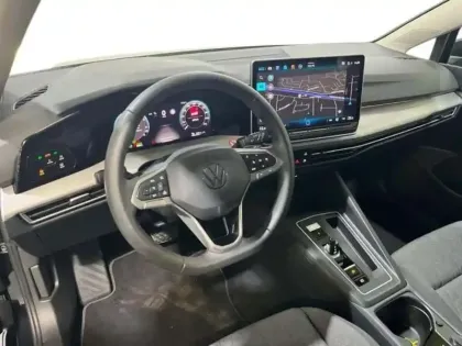 Photo 8 Volkswagen Golf 1.5 eHybrid 204 DSG6 VW Edition