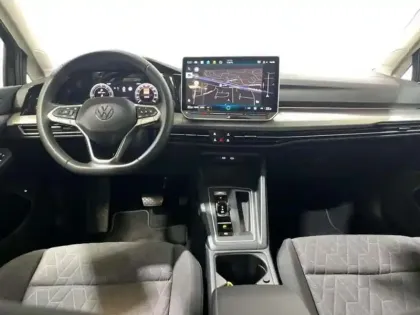 Photo 7 Volkswagen Golf 1.5 eHybrid 204 DSG6 VW Edition