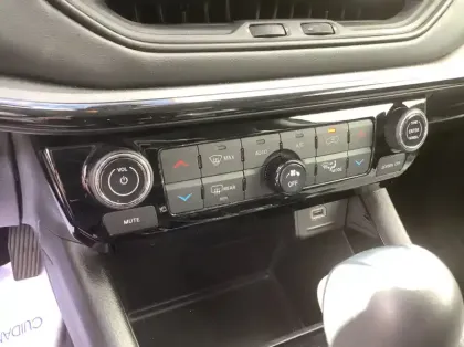 Photo 15 Jeep Compass 1.5 Turbo T4 130 ch BVR7 e-Hybrid Summit