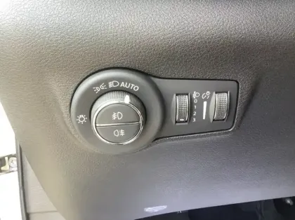 Photo 27 Jeep Compass 1.5 Turbo T4 130 ch BVR7 e-Hybrid Summit