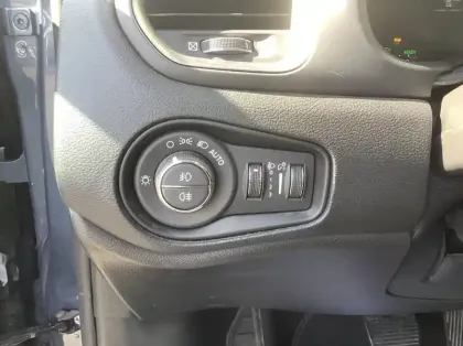 Photo 26 Jeep Renegade Nouveau 1.5 Turbo T4 130 ch BVR7 e-Hybrid Summit