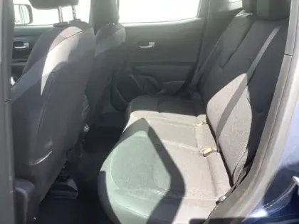 Photo 11 Jeep Renegade Nouveau 1.5 Turbo T4 130 ch BVR7 e-Hybrid Summit