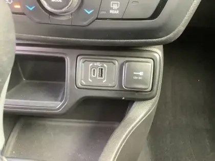 Photo 20 Jeep Renegade Nouveau 1.5 Turbo T4 130 ch BVR7 e-Hybrid Summit