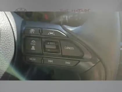 Photo 16 Toyota Yaris Hybride 1.5 HYBRID 116H DESIGN