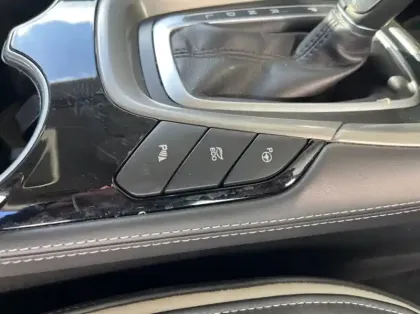 Photo 27 Ford Mondeo Gén. IV Ph2 Vignale 4