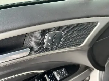 Photo 17 Ford Mondeo Gén. IV Ph2 Vignale 4