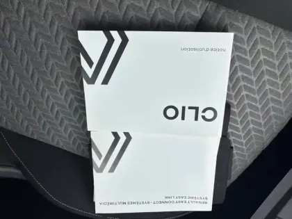 Photo 40 Renault Clio  SOCIETE BLUE DCI 100