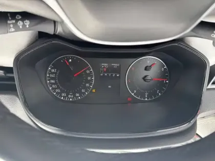 Photo 26 Renault Clio  SOCIETE BLUE DCI 100