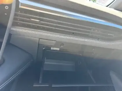 Photo 40 Renault Megane  E-Tech ER EV60 130ch super charge