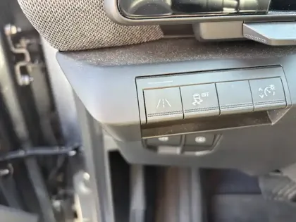 Photo 28 Renault Megane  E-Tech ER EV60 130ch super charge