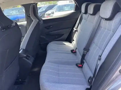 Photo 21 Renault Megane  E-Tech ER EV60 130ch super charge