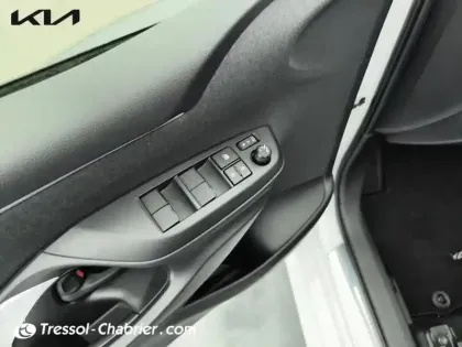 Photo 19 Toyota Yaris  Hybride 116h Design