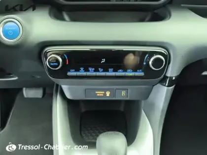 Photo 12 Toyota Yaris  Hybride 116h Design