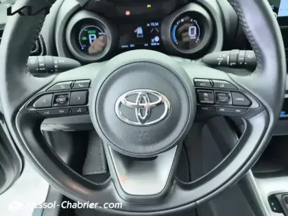 Photo 18 Toyota Yaris  Hybride 116h Design