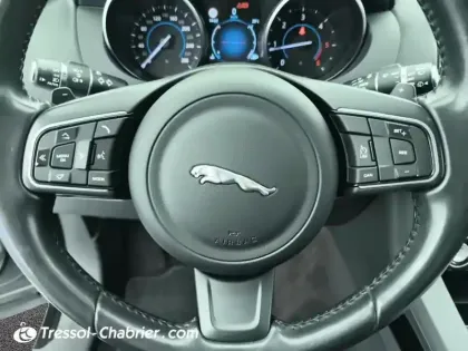 Photo 15 Jaguar F-Pace  2.0 D - 180 ch AWD BVA8 Prestige