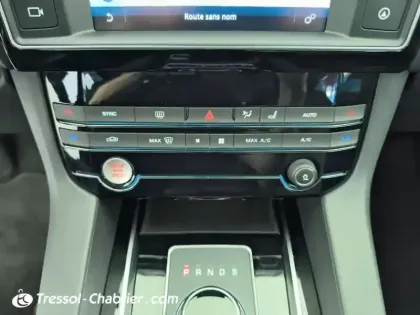 Photo 14 Jaguar F-Pace  2.0 D - 180 ch AWD BVA8 Prestige