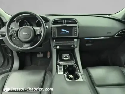 Photo 5 Jaguar F-Pace  2.0 D - 180 ch AWD BVA8 Prestige