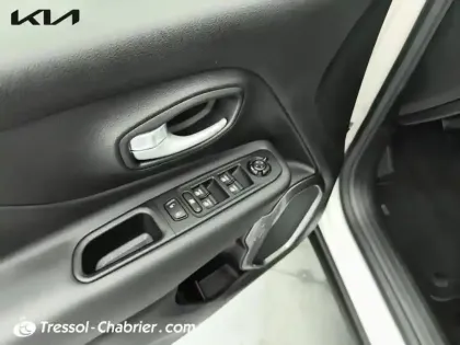 Photo 19 Jeep Renegade  1.5 Turbo T4 130 ch BVR7 e-Hybrid North Star