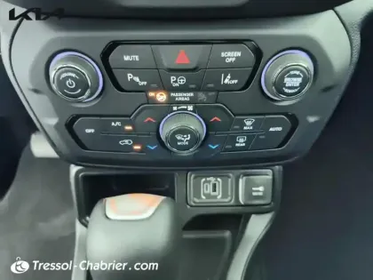 Photo 12 Jeep Renegade  1.5 Turbo T4 130 ch BVR7 e-Hybrid North Star