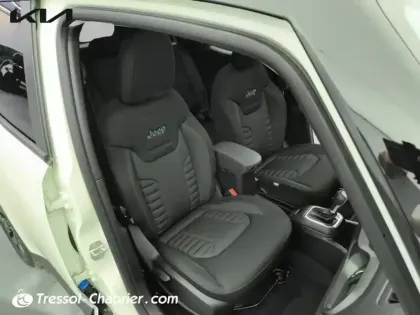 Photo 8 Jeep Renegade  1.5 Turbo T4 130 ch BVR7 e-Hybrid North Star