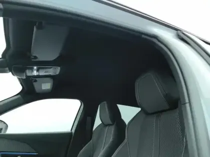 Photo 23 Peugeot 2008  Hybrid 136 e-DCS6 GT