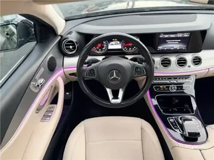 Photo 7 Mercedes Classe E Gén. V (W213) Ph1 Sportline 4