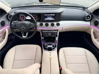 Photo 6 Mercedes Classe E Gén. V (W213) Ph1 Sportline 4