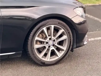 Photo 25 Mercedes Classe E Gén. V (W213) Ph1 Sportline 4