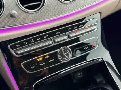 Photo 19 Mercedes Classe E Gén. V (W213) Ph1 Sportline 4