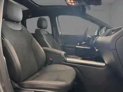 Photo 16 Mercedes Classe B 250 e Hybrid EQ AMG Line