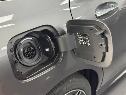 Photo 11 Mercedes Classe B 250 e Hybrid EQ AMG Line