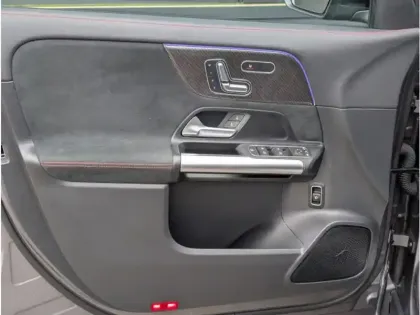 Photo 15 Mercedes GLA 200 d 