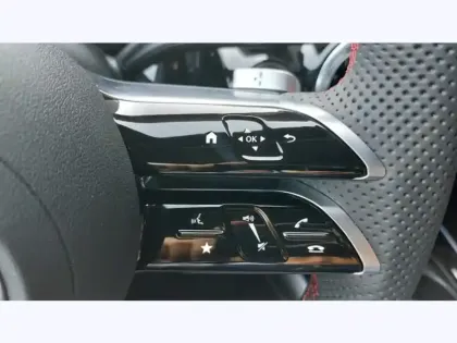 Photo 15 Mercedes GLA 200 d Edition 140