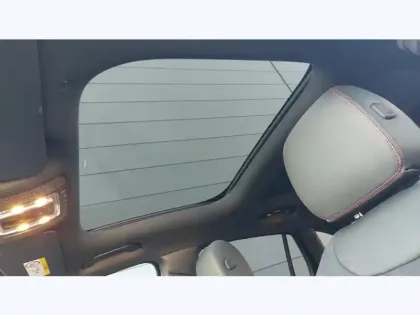 Photo 11 Mercedes GLA 200 d Edition 140