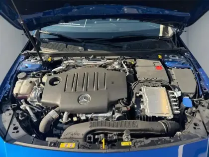 Photo 11 Mercedes Classe A 200 d AMG Line