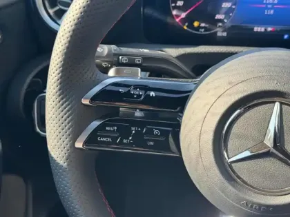 Photo 14 Mercedes Classe A 200 d AMG Line