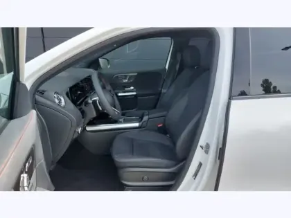 Photo 13 Mercedes GLA 180 d Edition 140