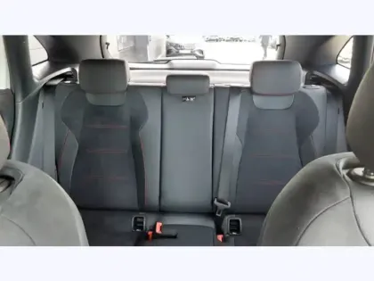 Photo 16 Mercedes GLA 180 d Edition 140