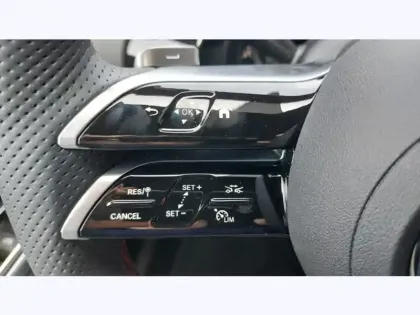 Photo 18 Mercedes GLA 180 d Edition 140