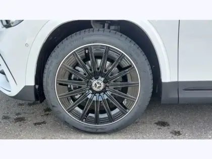 Photo 8 Mercedes GLA 180 d Edition 140