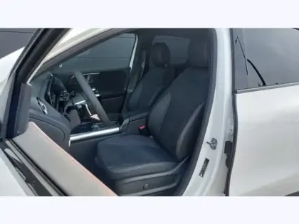 Photo 14 Mercedes GLA 180 d Edition 140