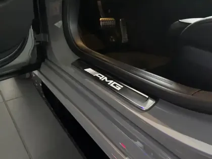 Photo 10 Mercedes Classe E Gén. VI (W214) Ph1 AMG 4