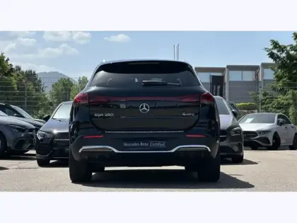 Photo 36 Mercedes EQA 350 4MATIC AMG Line