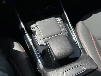 Photo 45 Mercedes EQA 350 4MATIC AMG Line