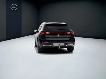 Photo 21 Mercedes EQA 350 4MATIC AMG Line