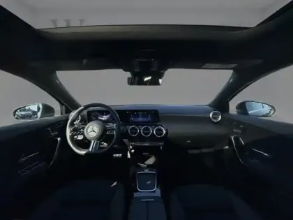 Photo 11 Mercedes Classe A 200 d AMG Line