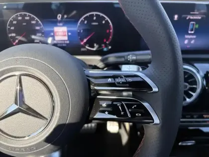 Photo 13 Mercedes Classe A 200 d AMG Line