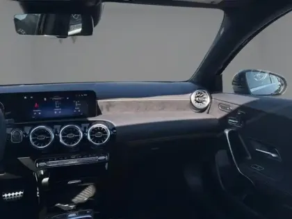 Photo 14 Mercedes Classe A 200 d AMG Line